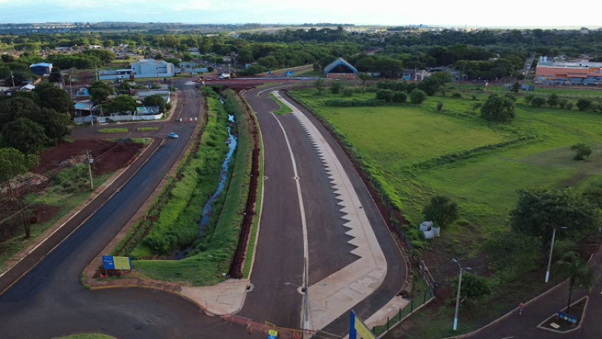 Obras importantes como a duplicação do trecho da Avenida Aziz Rasselen, na região do Parque Antenor Martins, marcaram o começo da gestão Marçal Filho. Fotos – A. Frota