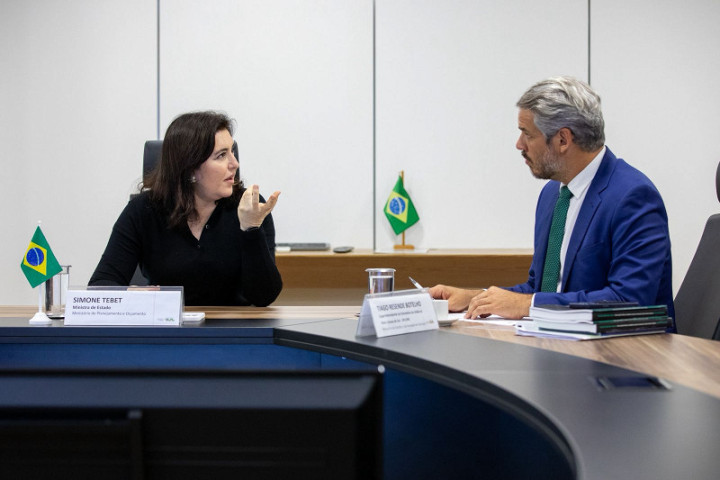 Ministra Simone e superintendente do SPU, Tiago Botelho