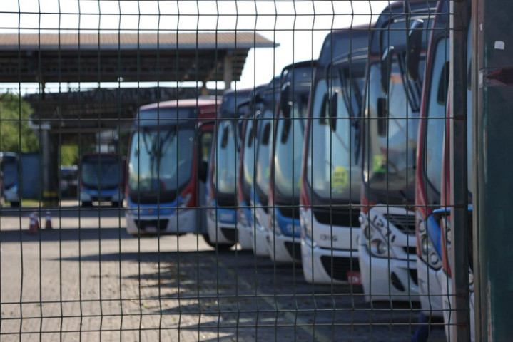 Ônibus parados nas garagens (Madu Livramento, Midiamax)