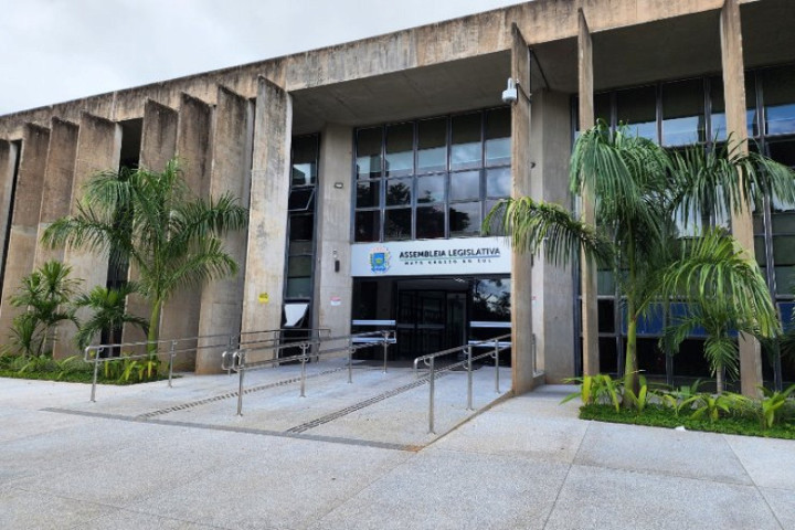Fachada da Assembleia, sediada em Campo Grande - Foto: Alems
