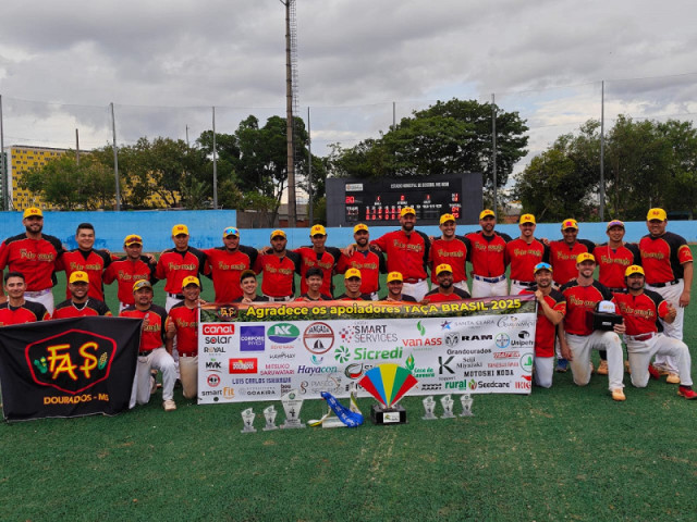O elenco campeão reúne atletas de destaque no cenário nacional e internacional - Fotos: Divulgação