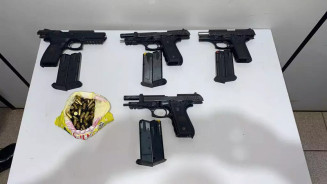O material estava escondido sob um pontilhão da Avenida João Arinos e foi encontrado por equipes do Batalhão de Choque, cerca de oito dias após a invasão ao imóvel. - Foto: Divulgação