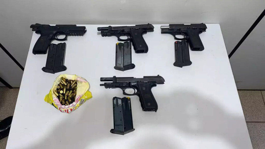 O material estava escondido sob um pontilhão da Avenida João Arinos e foi encontrado por equipes do Batalhão de Choque, cerca de oito dias após a invasão ao imóvel. - Foto: Divulgação