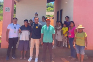 Indígena no reencontro com a família no Paraguai - Foto: Divulgação