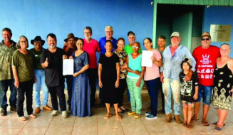 Carlos Bernardo participa de encontro com agricultores e discute parcerias com Prefeitura de Paraíso das Águas