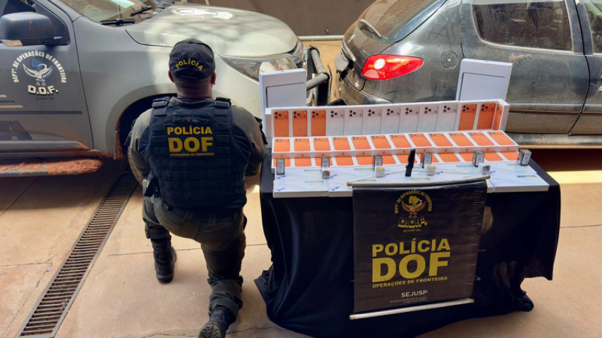 Todo o material apreendido, juntamente com os presos, foi encaminhado à Polícia Federal em Ponta Porã para os procedimentos legais. - Foto; DOF