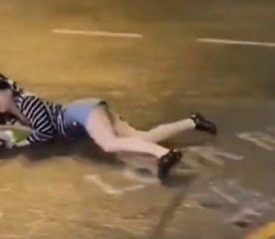 Mulher é jogada no asfalto e arrastada pelos cabelos pelo marido em Rio Brilhante