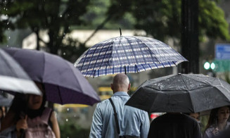 Tempestades por passagem de ciclone ainda ameaçam três estados