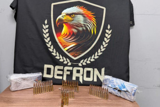 Jovem é detida com maconha e munições de fuzil na fronteira