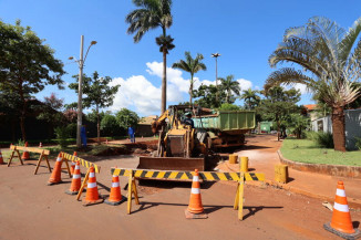 Prefeitura inicia construção de nova boca de dragão em segunda pista da Avenida Indaiá