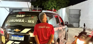 Antônio Lima Ohara preso após matar a esposa a pauladas (Foto: Diário Corumbaense)