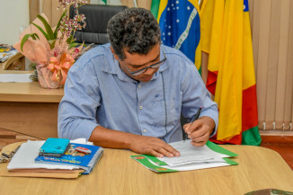 Reajuste de servidores de 5% gera debate após aumento de 26% no salário de prefeito
