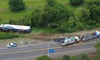 Acidente deixou um morto e um ferido — Foto: Luís Vilela - Paranaíba Notícia