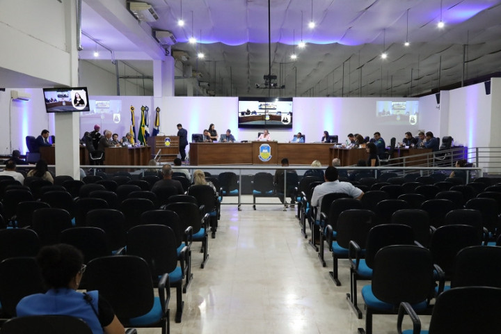 Educação municipal tem reajuste de 5,4% aprovado pela Câmara de Dourados. (Foto: F.Grott)