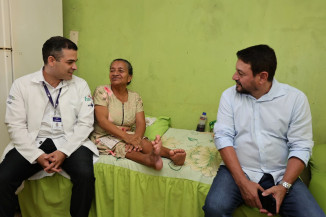 Profissionais atendem pacientes em casa, em Programa que foi ampliado e reestruturado na gestão Marçal Filho- Fotos: A. Frota