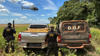 Perseguição com helicóptero termina com apreensão de quase 2 toneladas de maconha na fronteira
