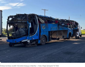 Ônibus com trabalhadores rurais tomba após pneu estourar e 6 pessoas morrem