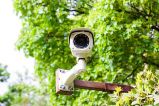 Testemunhas que frequentam a casa da autora relataram que os equipamentos apontavam para o quintal e geravam desconforto