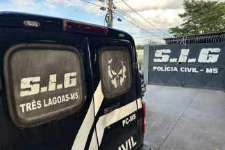 Segundo a apuração policial, o homem oferecia balas, doces e chocolates para a criança em troca das ações. - Divulgação
