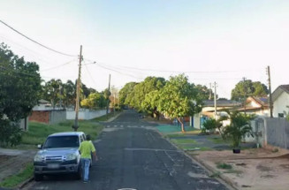 Rua da região central onde fica casa invadida. (Foto: Reprodução | Google)