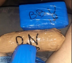 Drogas com um dos alvos de operação. (Foto: Divulgação | MPMS)
