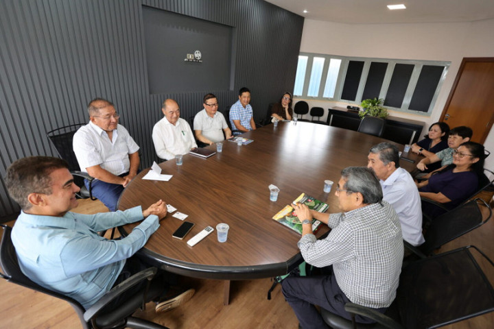 Representantes da Sociedade Brasileira de Cultura Japonesa e de Assistência Social estiveram reunidos com prefeito Marçal Filho para debater evento voltado para o agronegócio- Fotos: A.Frota