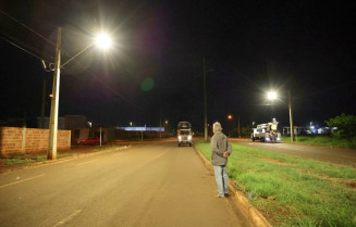Serviço está concentrado nas ruas de maior movimento do Harrison e Dioclécio Artuzi e irá avançar para as demais vias dos bairros -Fotos: A. Frota