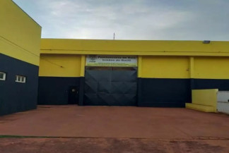Após morte em tumulto, 55 detentos são transferidos de presídio em Dois Irmãos do Buriti