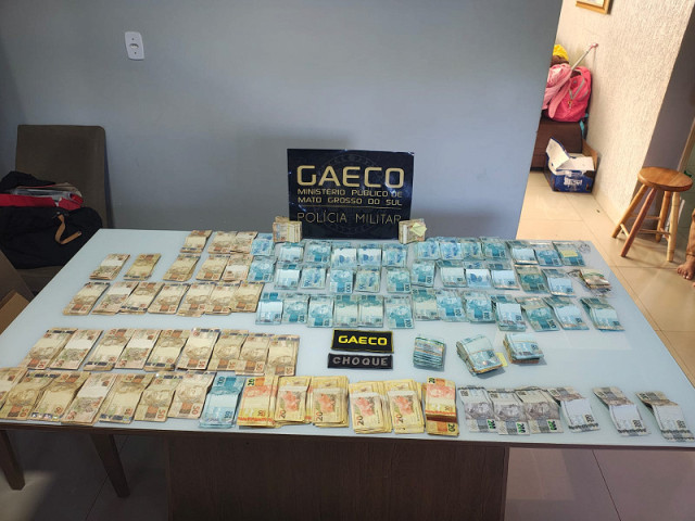 Foi apreendido muito dinheiro na operação - Foto: MPMS