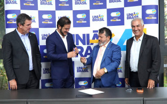 Empresário Carlos Bernardo oficializa  filiação ao União Brasil em Brasília