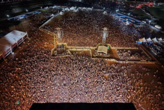 Show reuniu 35 mil fãs, mas muitos ficaram presos do congestionamento - Divulgação/ Por cima de CG