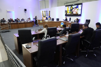 Vereadores de Dourados durante a 13ª Sessão Ordinária realizada nesta segunda-feira (27). Foto. F.Grott