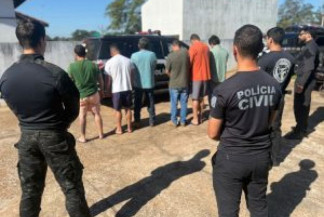 Dez pessoas foram presas durante ação da Polícia Civil em Brasilândia; organização criminosa é investigada por furtos qualificados, receptação e lavagem de dinheiro - Foto: Policia Civil