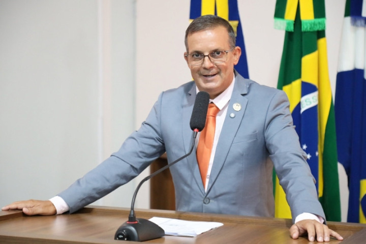 Inspetor Cabral durante sessão ordinária/ Crédito: F. Grott