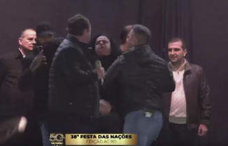 Vereadora atacou deputado por trás - Foto: Reprodução