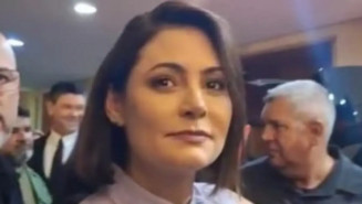 Michelle evita defender Flávio Bolsonaro após escândalo milionário e diz: “Pergunta pra ele”