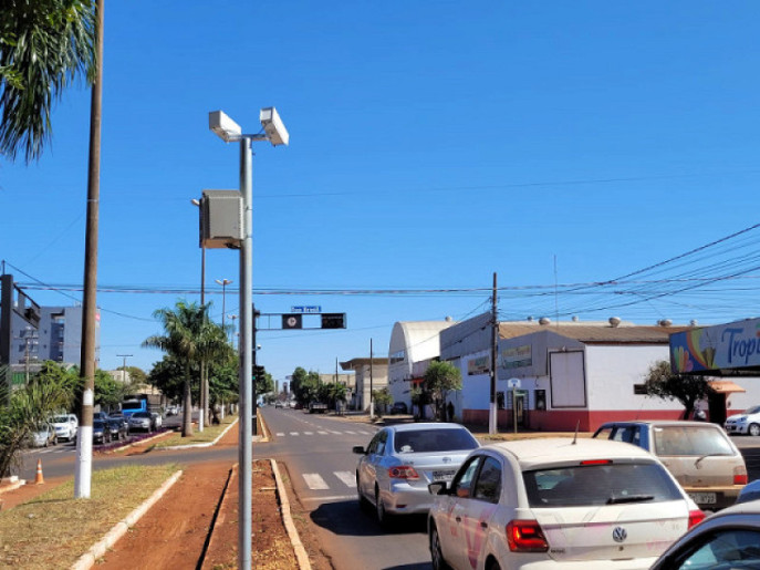 Os veículos terminados em 1, 2 e 3 devem estar regularizados até 30 de junho - Foto: Flávio Verão