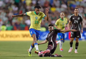 Ederson vestindo a camisa da seleção (Foto: Reprodução/Instagram)