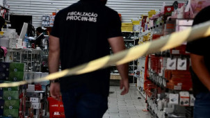 Fiscalização em lojas no centro de Campo Grande - Foto: Pietra Dorneles, Jornal Midiamax