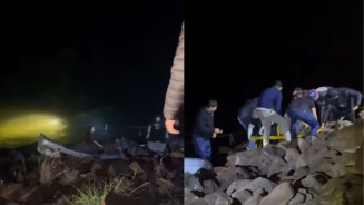 Motorista da caminhonete foi resgatado - Foto: Reprodução/ Castilho News