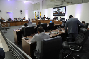 Câmara de Dourados aprova títulos e homenagens durante sessão ordinária