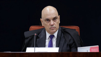 Moraes vota para condenar Eduardo Bolsonaro por coação e diz que ex-deputado prejudicou o país