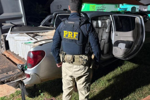 PRF apreende 1,5 tonelada de maconha após perseguição na BR-163