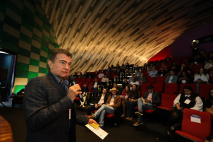 Marçal Filho recebe prêmio Prefeito Inovador por modernização dos serviços digitais em Dourados