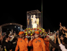 Imagem peregrina de São Miguel Arcanjo chega a Dourados para abertura dos 70 anos da Diocese