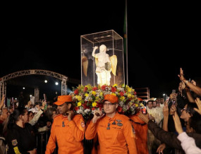 Imagem peregrina de São Miguel Arcanjo chega a Dourados para abertura dos 70 anos da Diocese