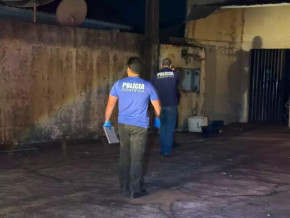Equipes da Polícia Científica estiveram no imóvel para realizar os procedimentos no local (Foto: Jornal da Nova)