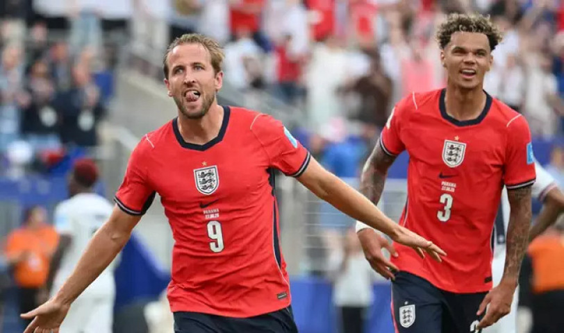 Harry Kane, em primeiro plano, comemora gol na Copa do Mundo (Foto: FIFA)