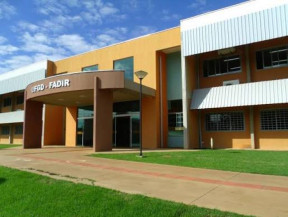 UFGD abre concurso para professores com doutorado e salário de R$ 13,2 mil