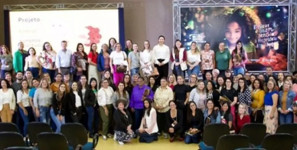 Professores que passaram pela formação oferecida pela Editora Avante no ano passado. (Foto: Prefeitura de Dourados)